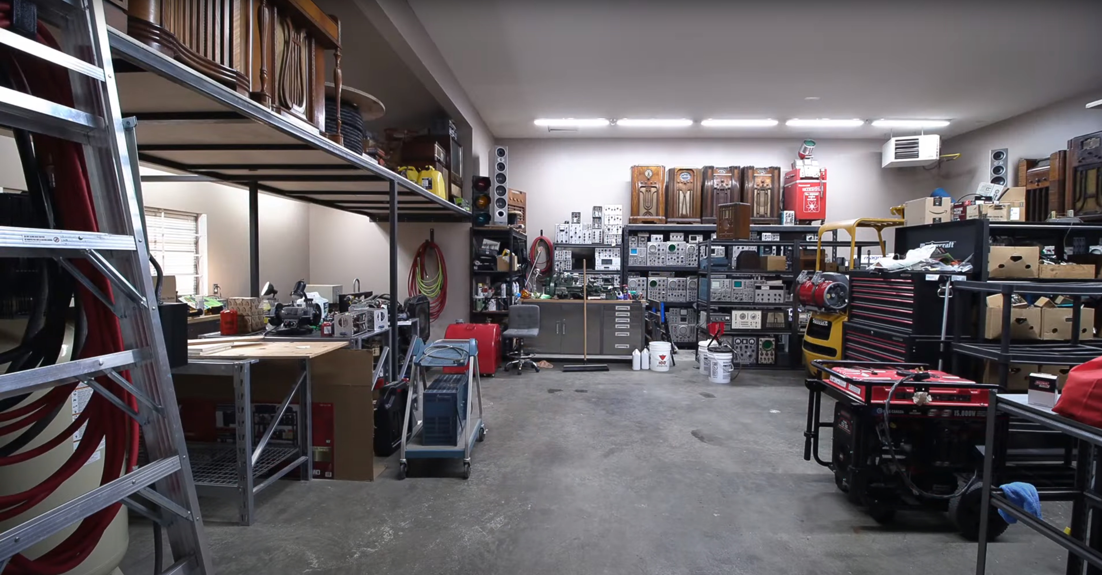 meeting-backgrounds/Mr Carlsons Lab-001.jpg